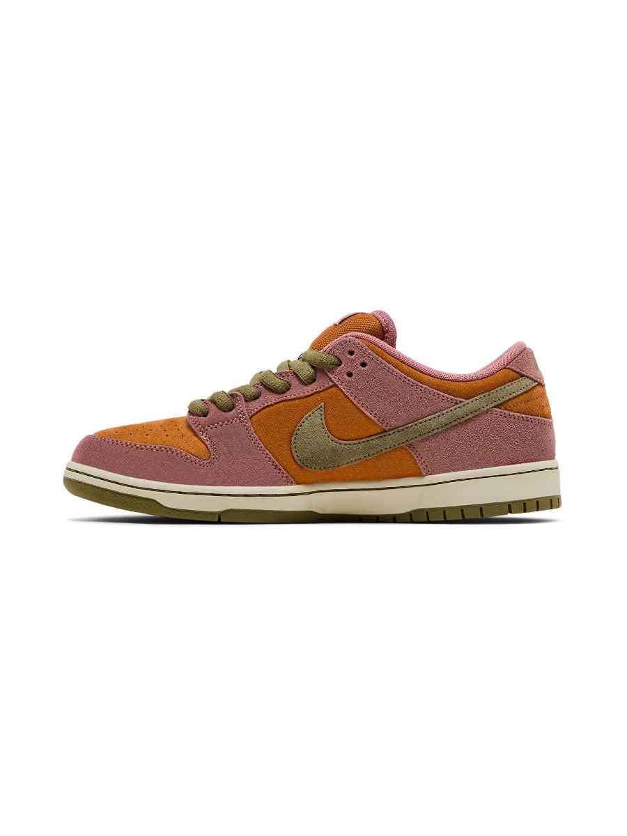 Dunk Low SB 'Red Stardust'