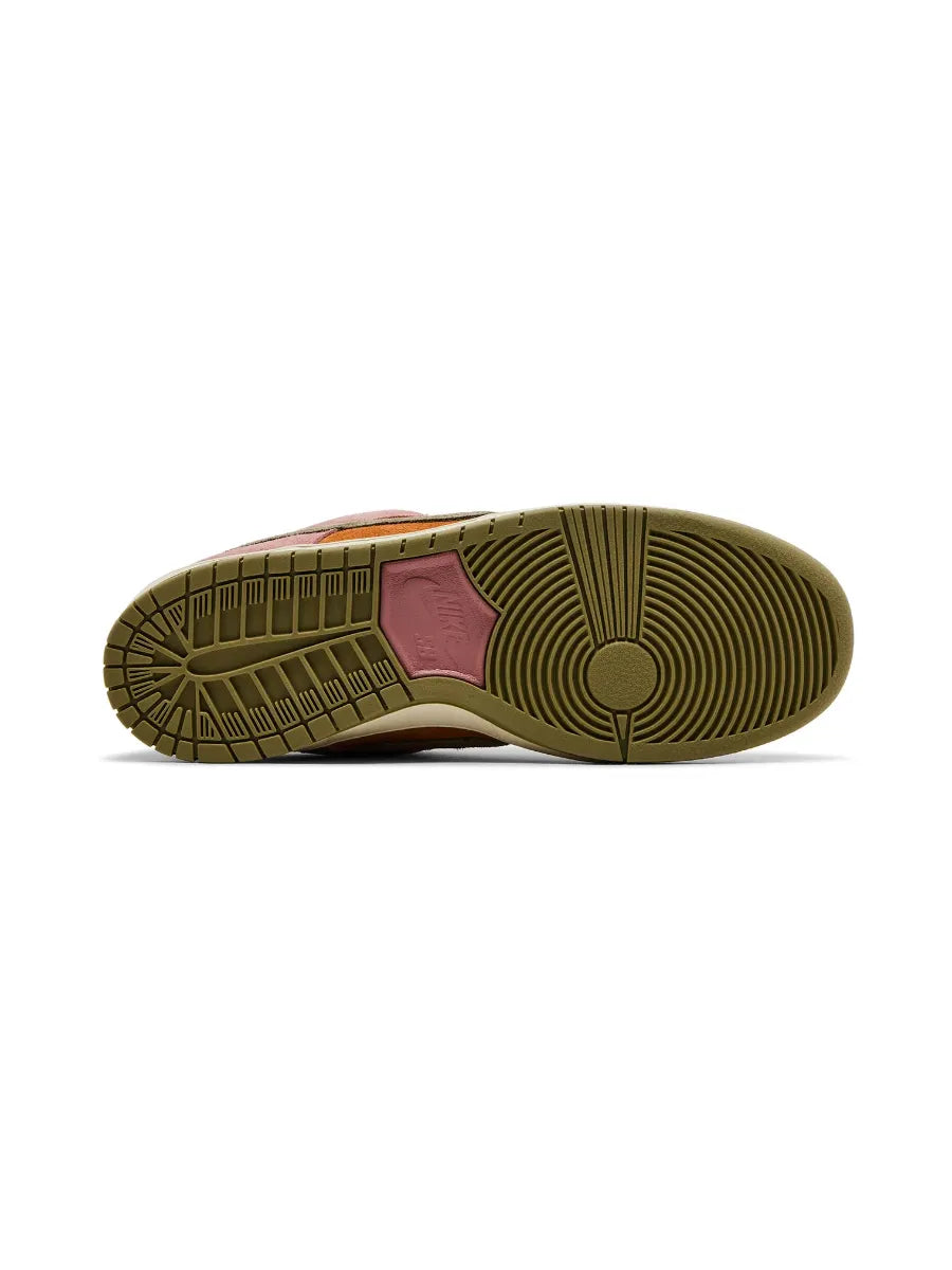 Dunk Low SB 'Red Stardust'